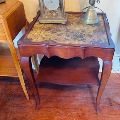 LOT 666: Three Side Tables, Three Anniversary Clocks, an Hourglass and a Lamp