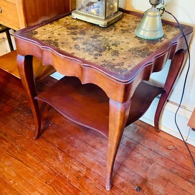 LOT 666: Three Side Tables, Three Anniversary Clocks, an Hourglass and a Lamp