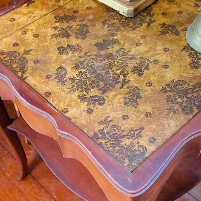 LOT 666: Three Side Tables, Three Anniversary Clocks, an Hourglass and a Lamp