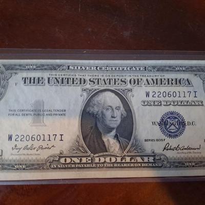 1935 F Series $1 Bill Silver Certificate Blue Seal Serial # W22060127I Uncirc