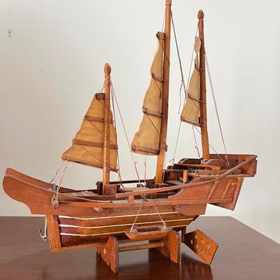 Vintage MCM Wooden Model Chinese "Junk" Ship 17"x18"