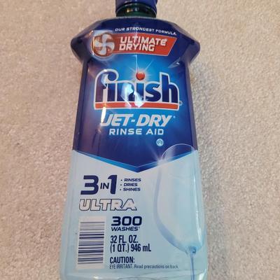 Cleaning Supplies and Light Bulbs (LR-EL)