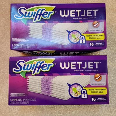Cleaning Supplies and Light Bulbs (LR-EL)