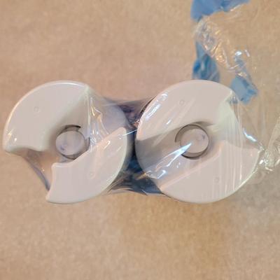 Cleaning Supplies and Light Bulbs (LR-EL)