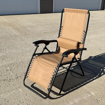 Graviity Free Recliner, Looks New