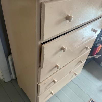 Wood chest of drawers