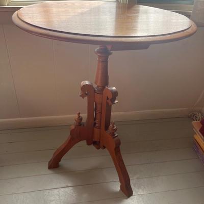 Antique round table