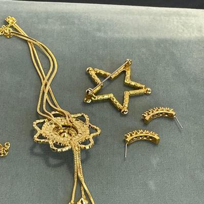 Rhinestone Gold tone Jewelry