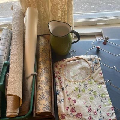 Green enamel picture, close, pin bag, shelf, liner, contact paper wallpaper