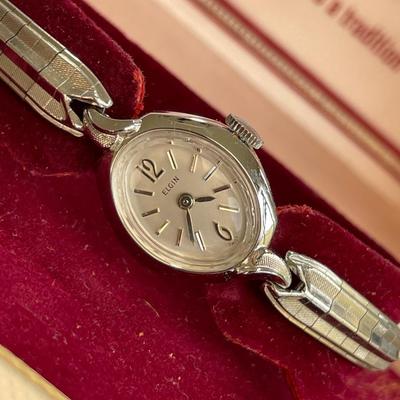 Vintage Ladies Elgin Watch New in Box