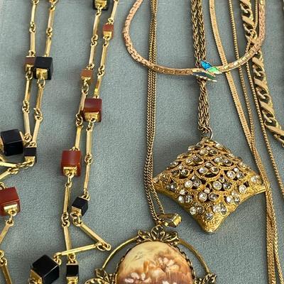 Assorted Vintage Necklace Lot