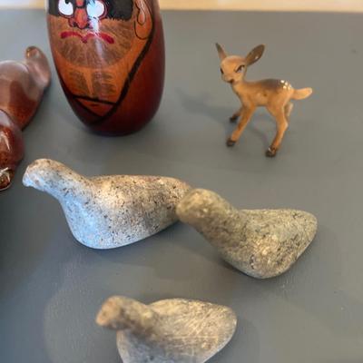 Small figurines made of glass & stone