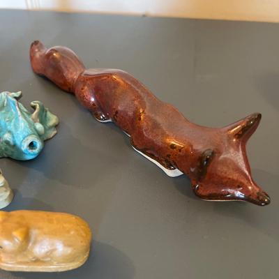 Small figurines made of glass & stone