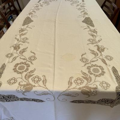 Embroidered Table Linens (K-BM)