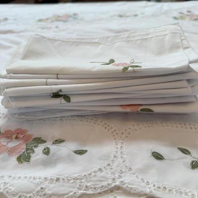 Embroidered Table Linens (K-BM)
