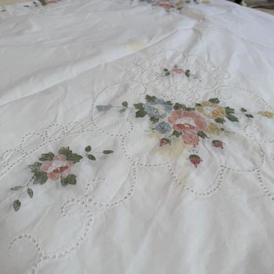 Embroidered Table Linens (K-BM)