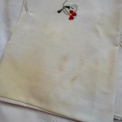 Embroidered Table Linens (K-BM)