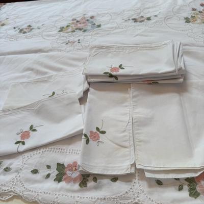 Embroidered Table Linens (K-BM)