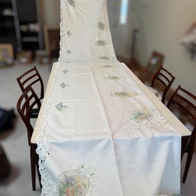 Embroidered Table Linens (K-BM)