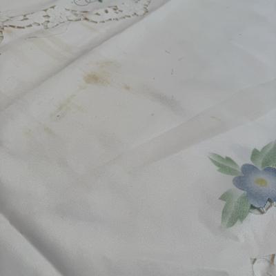 Embroidered Table Linens (K-BM)