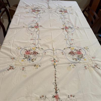 Embroidered Table Linens (K-BM)