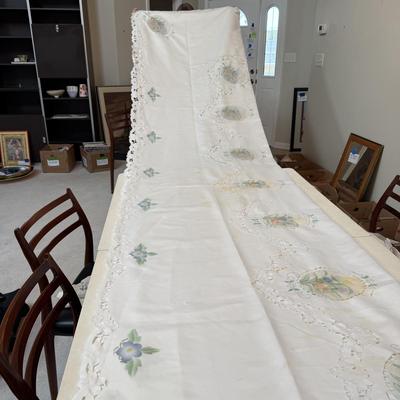 Embroidered Table Linens (K-BM)