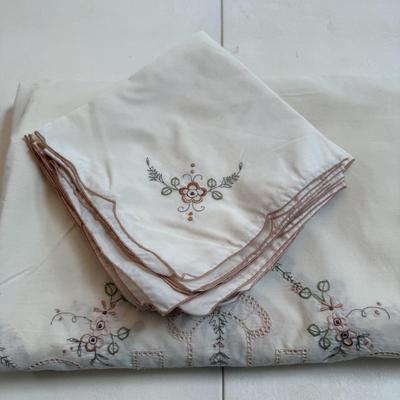 Embroidered Table Linens (K-BM)