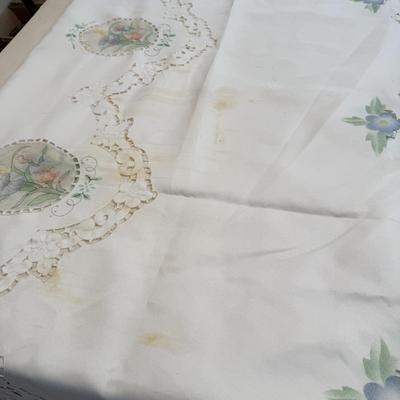 Embroidered Table Linens (K-BM)