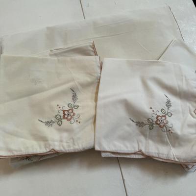 Embroidered Table Linens (K-BM)
