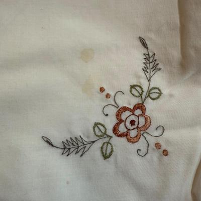 Embroidered Table Linens (K-BM)