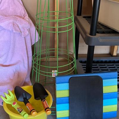 Tomatoe cages plus