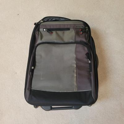 Ricardo, Columbia, and High Sierra Luggage (LR-EL)