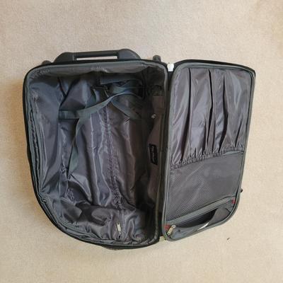 Ricardo, Columbia, and High Sierra Luggage (LR-EL)