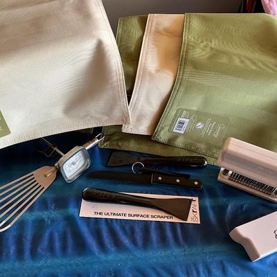 Placemats with Deni Meat tenderizer, scraper, Thermometer