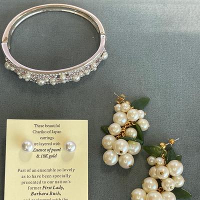 Faux Pearl Jewelry Lot