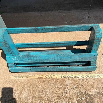 Turquoise painted wooden décor