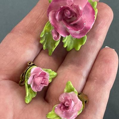 Lot of Pins Vintage England Rose Set