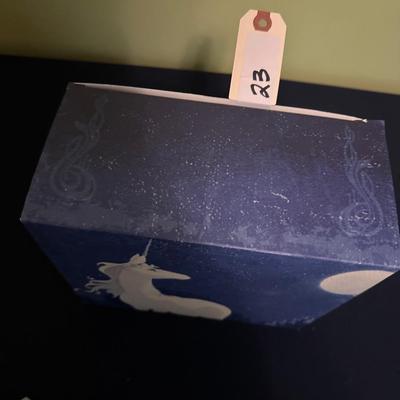 THINK GEEK CHRONICLE COLLECTIBLES THE LAST UNICORN STATUE