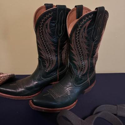 BULLRIDE HAT, ARIAT BOOT LOT