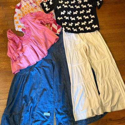 WOMENS CLOTHING LOT
