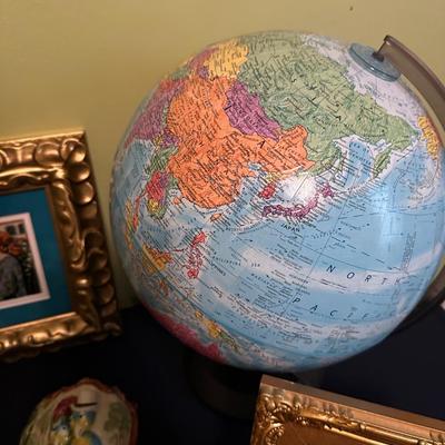 GLOBE, WALL POCKET & MORE LOT