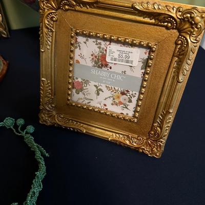 GLOBE, WALL POCKET & MORE LOT