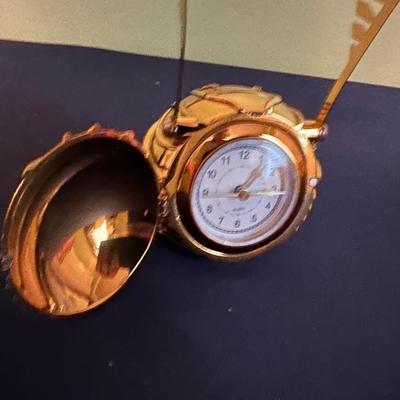 HARRY POTTER GOLDEN SNITCH CLOCK POTTERY BARN TEEN