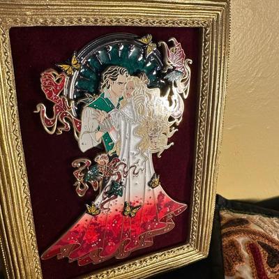 FRAMED COLLECTIBLE ENAMELED PINS ROSE DÉCOR LOT