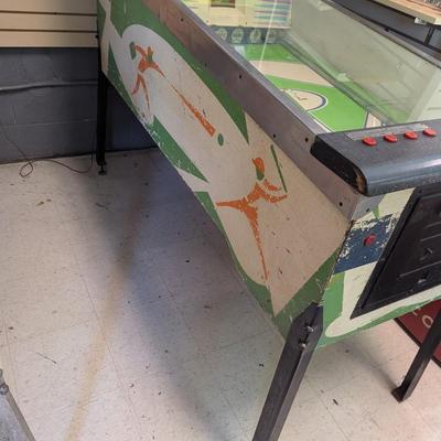 Williams Pitch & Bat Machine Pinball Machine