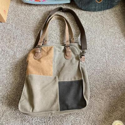 Leather & Canvas Weekender Bags w/ Jelly Yoo (GB1-SS)
