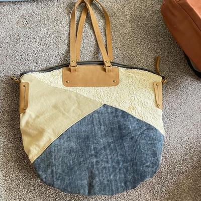 Leather & Canvas Weekender Bags w/ Jelly Yoo (GB1-SS)