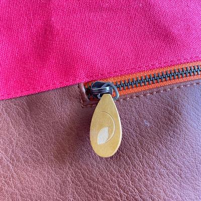 Leather & Canvas Weekender Bags w/ Jelly Yoo (GB1-SS)