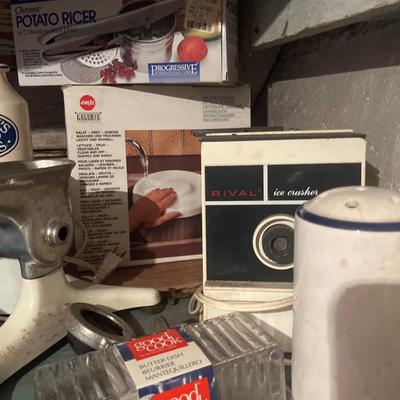 Variety of kitchen items