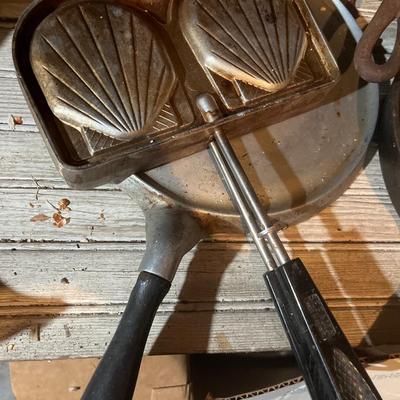 Wagner Ware cast-iron pans and scale